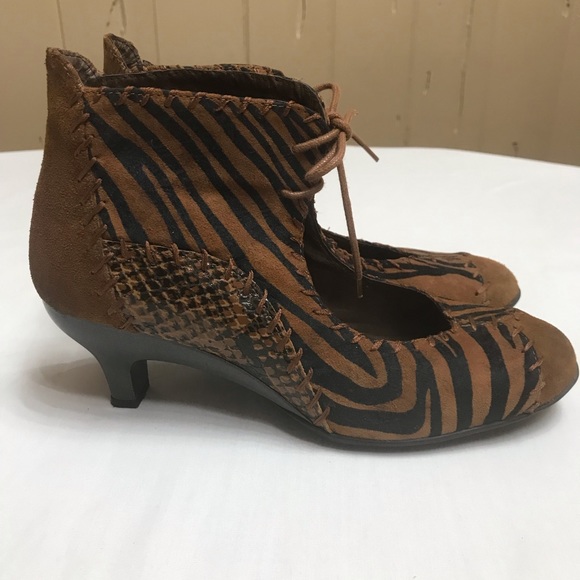 Shoes - Picture 7 of 10